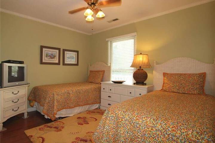 Room 4 of 15