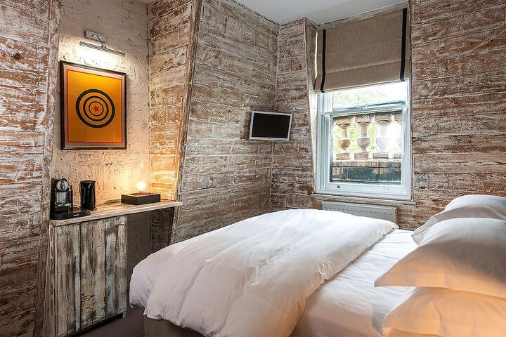 Room 2 of 38