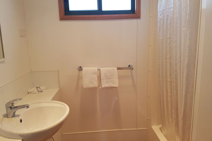 Room 350 of 876