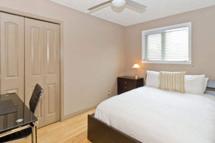 Room 15 of 33