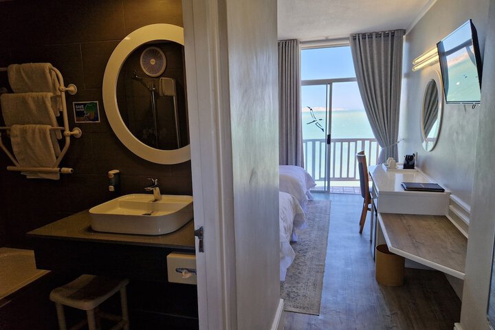 Room 38 of 106