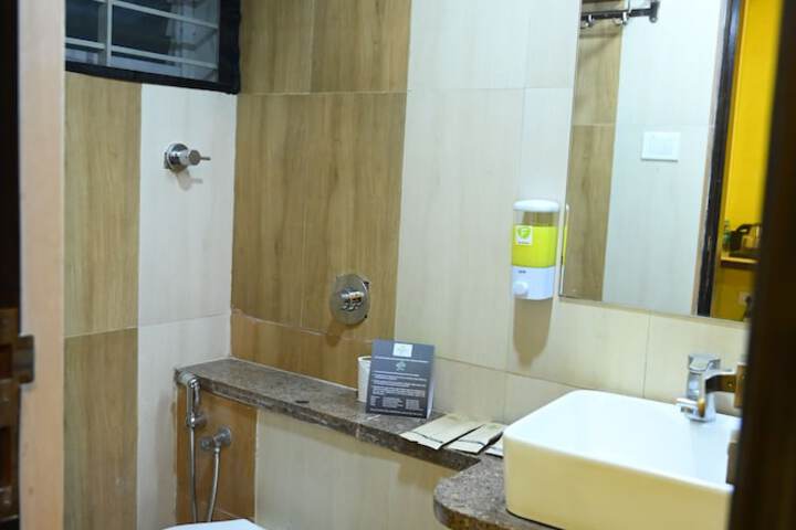 Room 12 of 20