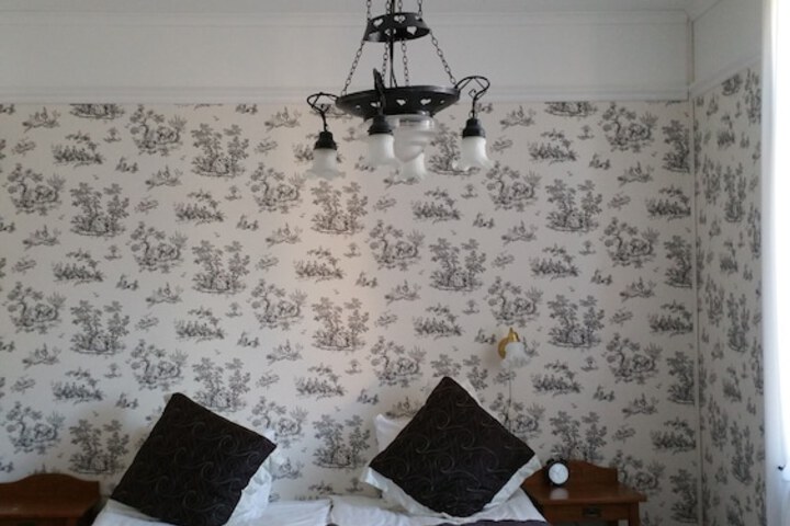 Room 28 of 48