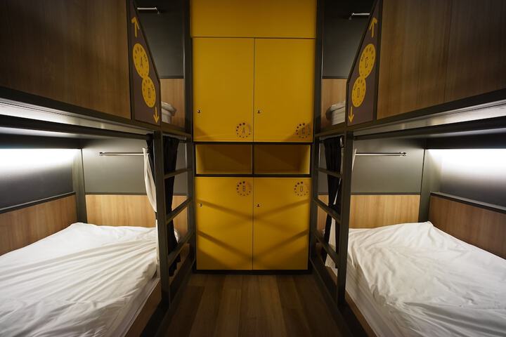 Room 21 of 47
