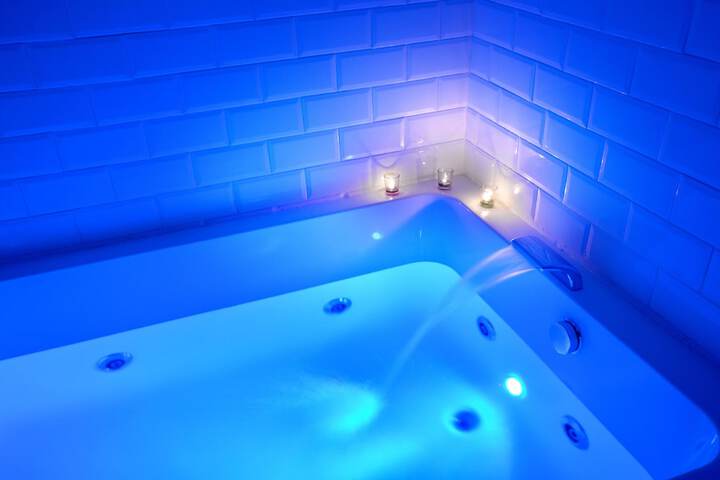 Hot Tub 50 of 79