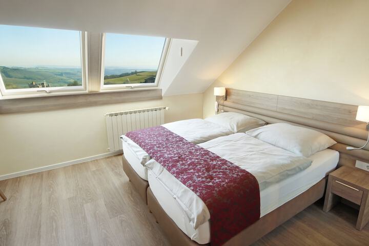Room 7 of 52
