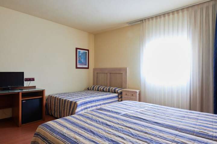 Room 28 of 186