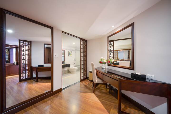 Room 5 of 57