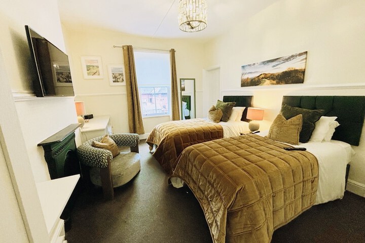 Room 15 of 49