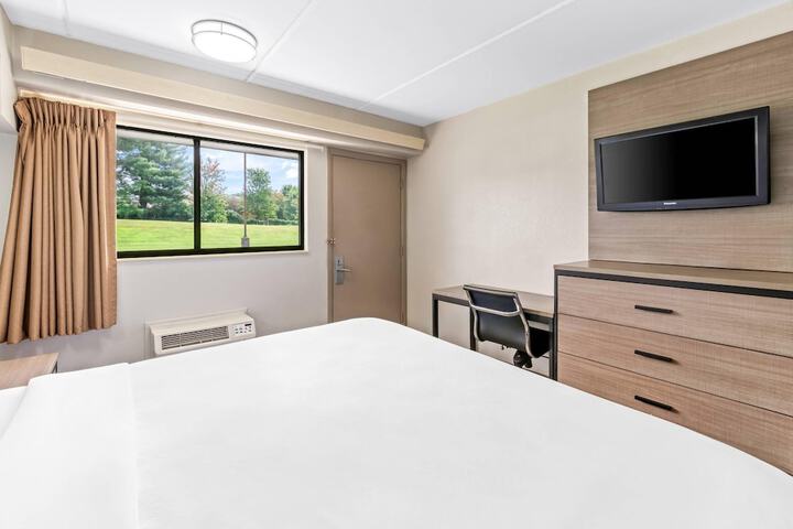 Room 16 of 40