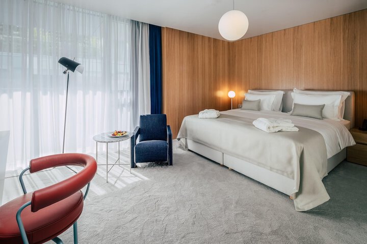 Room 9 of 26