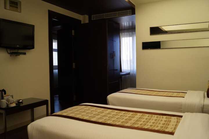 Room 21 of 76