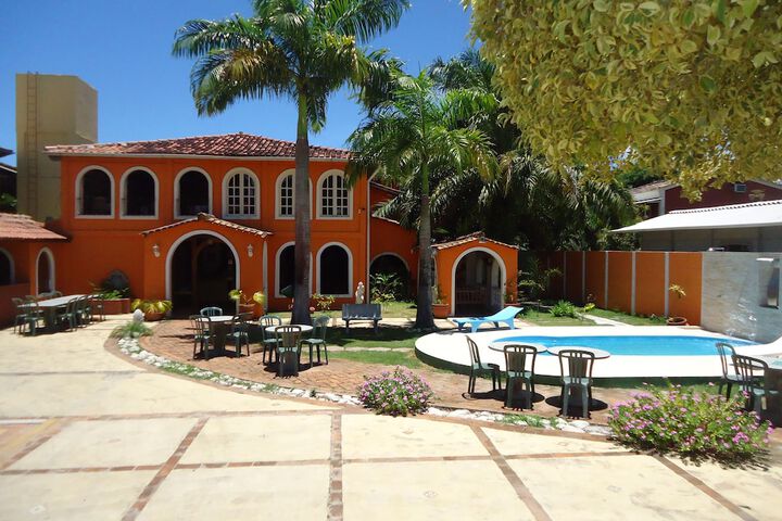 Pool Hotel