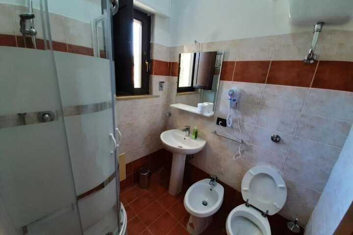 Room 34 of 49