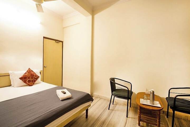 Room 4 of 24