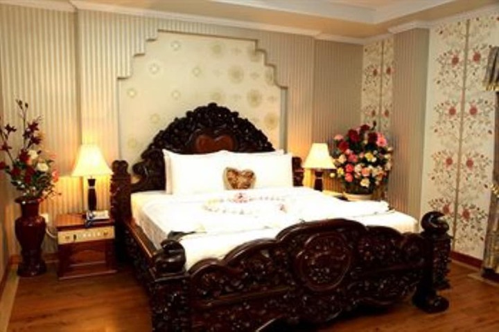 Room 12 of 34
