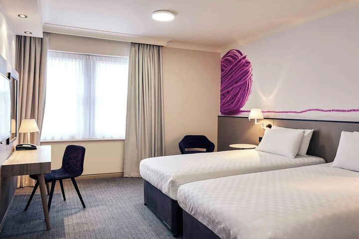 Room 10 of 31