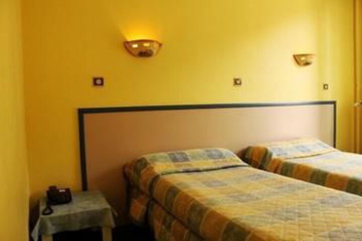 Room 15 of 23