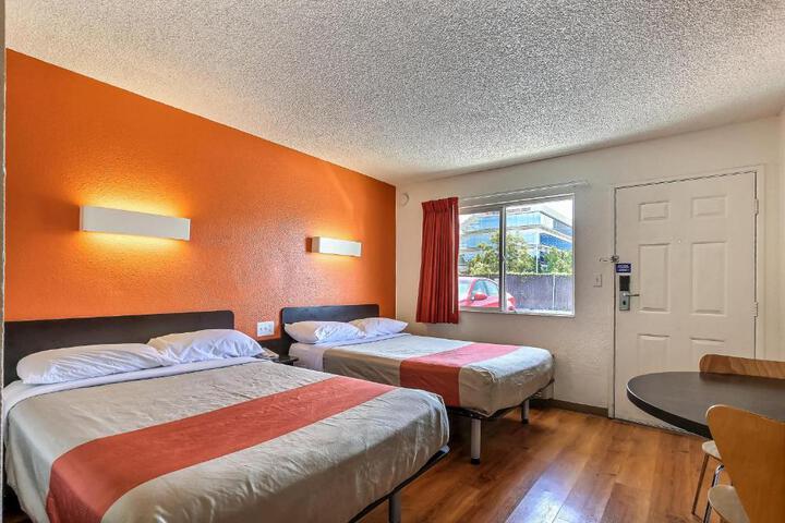 Double Room Disability Accessible (7 of 16)