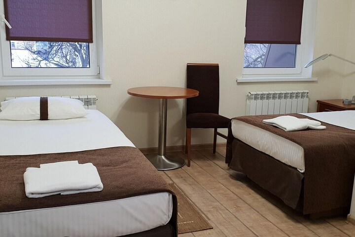 Room 2 of 38