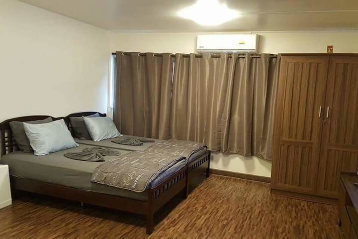 Room 9 of 9