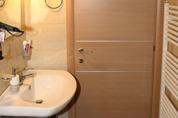 Room 20 of 27