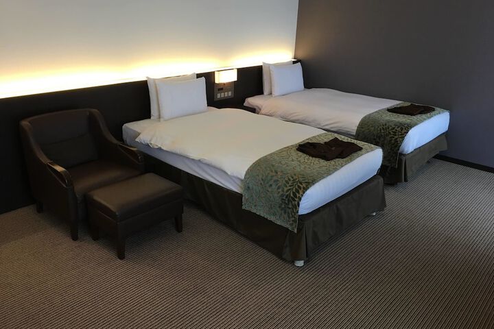 Room 19 of 100