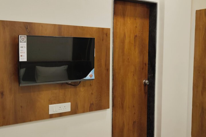 Room 3 of 26