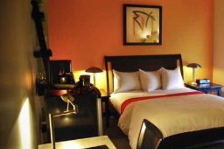 Jet Hotel