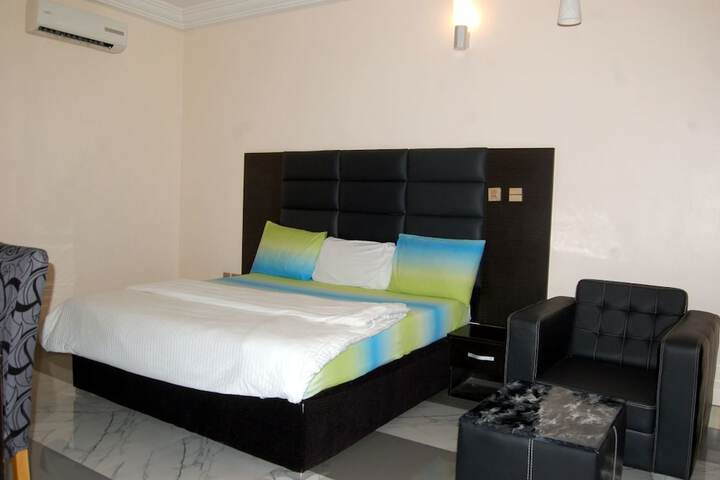 Room 6 of 20