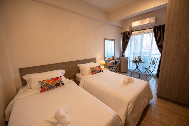 Room 2 of 3