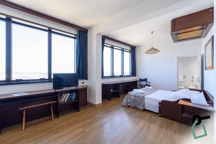 Room 10 of 47