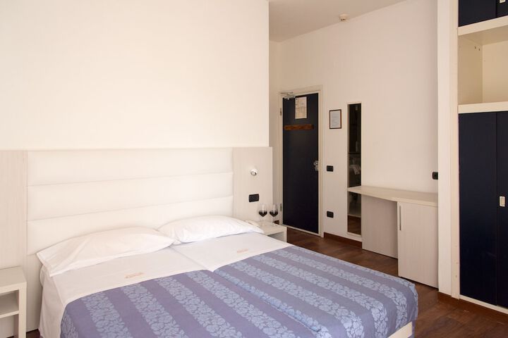 Room 17 of 63