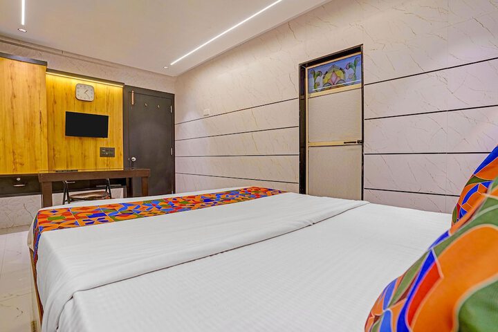 Room 16 of 34
