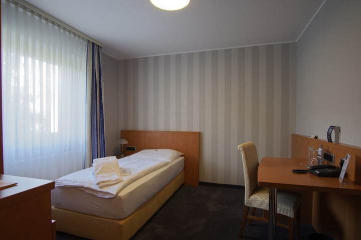 Room 18 of 44