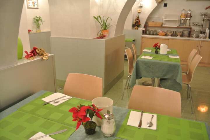 Dining 43 of 56