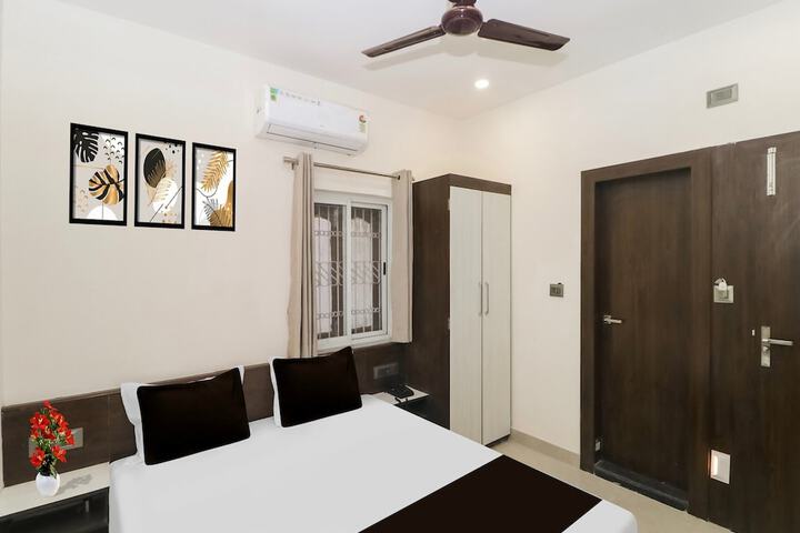 Room 12 of 27