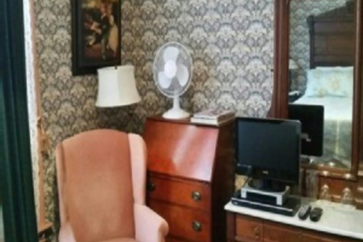 Room 45 of 192