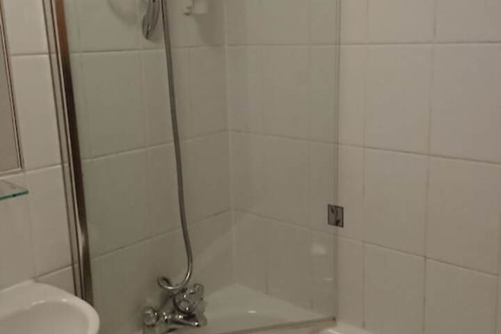 Room 19 of 27