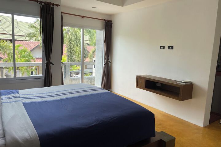 Room 13 of 30