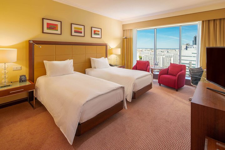 Room 10 of 85