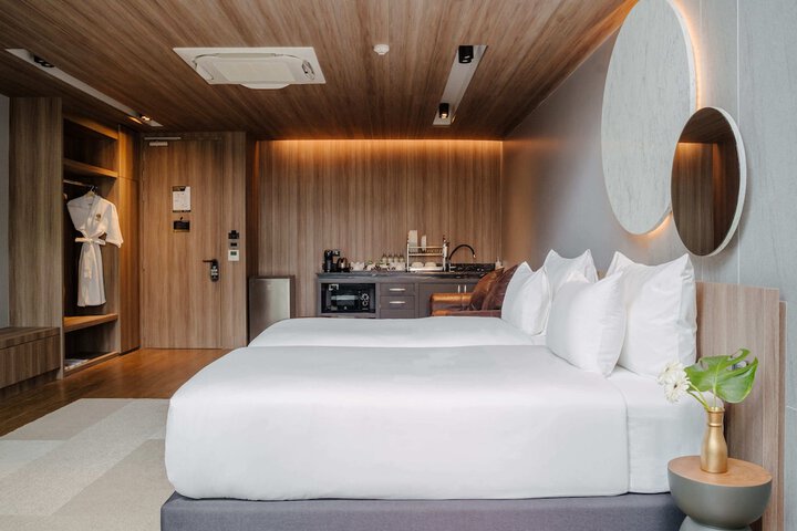 Room 41 of 216