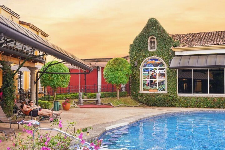 Hotel Pool