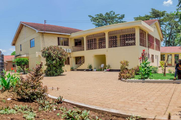 Kilimanjaro Summit Lodge