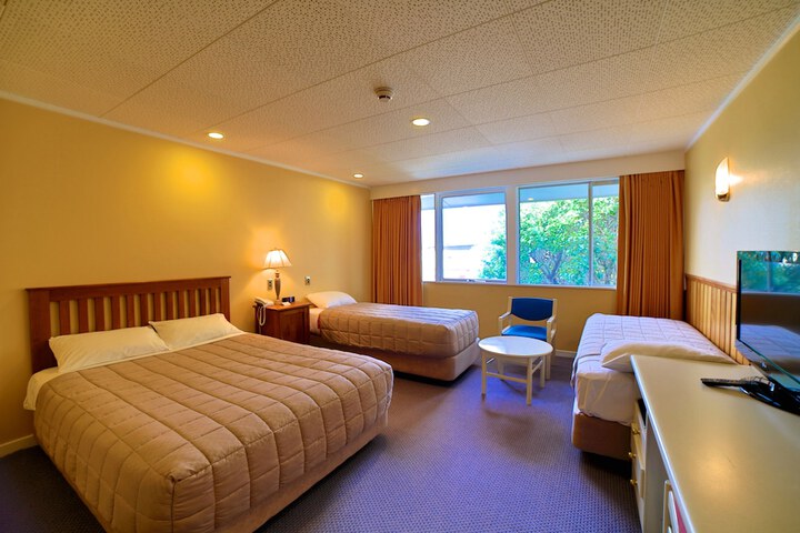 Room 8 of 42