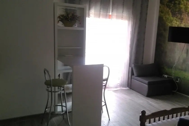 Room 3 of 8