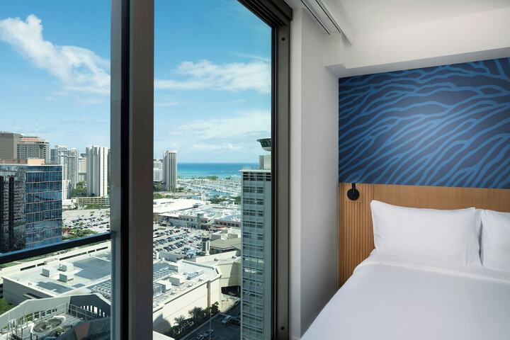 Room 70 of 168
