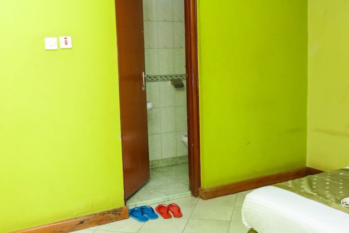 Room 11 of 44