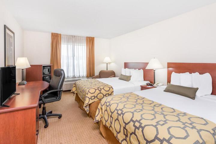2 Queen Beds (3 of 6)
