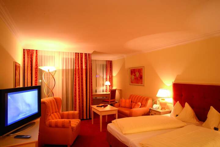 Room 6 of 45
